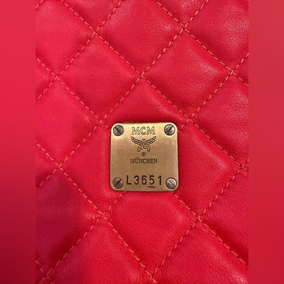 ❤️Authentic MCM Leather Shoulder Bag❤️ - Picture 2 of 9